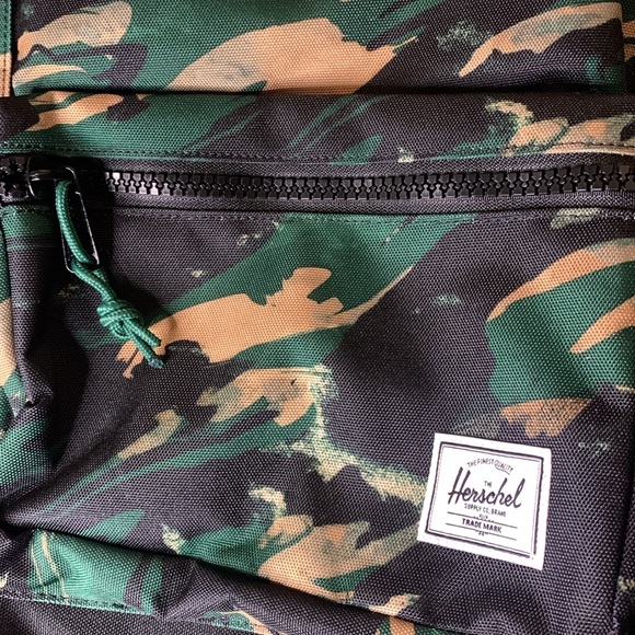 Herschel Supply Co. Youth Heritage Backpack, Space Adventure, size 15 L NWT - Picture 5 of 11